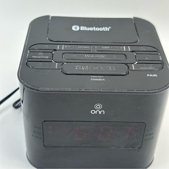 onn bluetooth Clock radio - Picture 5 of 16